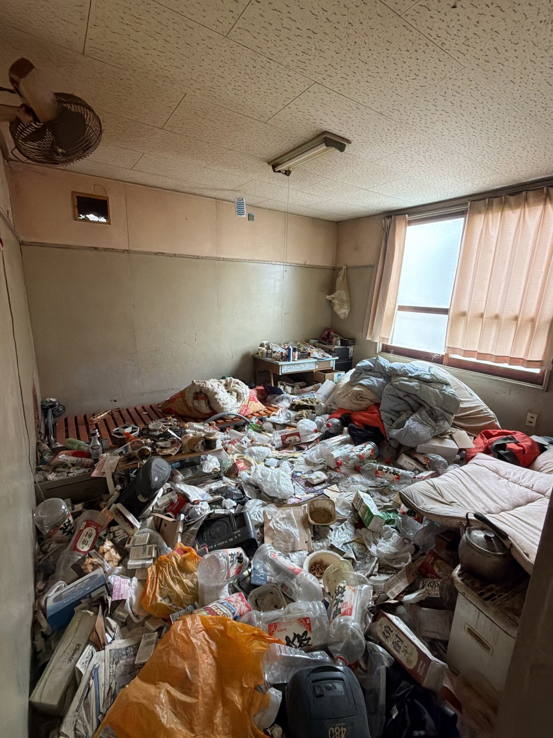 LINE_ALBUM_病院片付け_260816_63